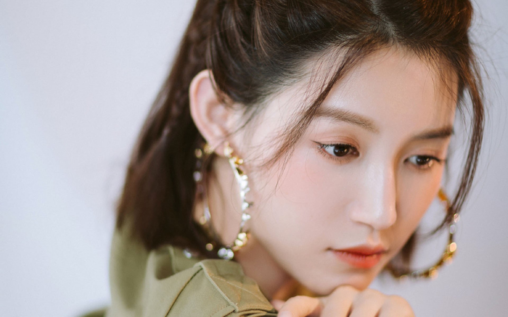 开云中国-“詹姆斯生涯最经典对决盘点”，詹姆斯生涯充满传奇色彩的三次总决赛回顾