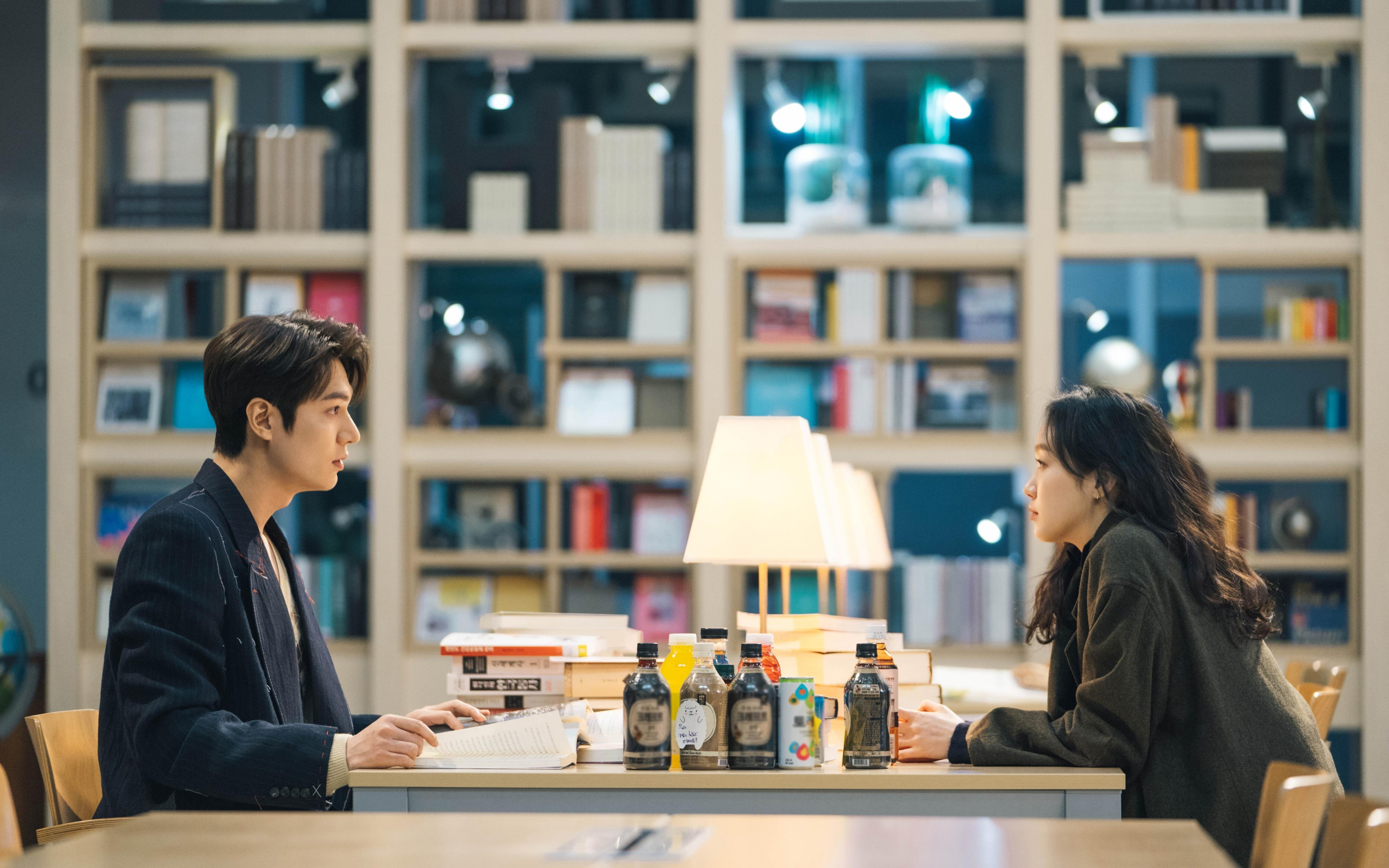 开云体育下载官网-“豪车狂飙：性能与速度的完美展现”，狂飙车行